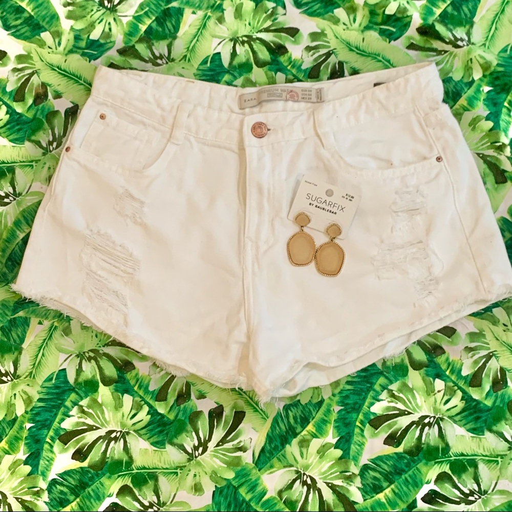 ZARA PREMIUM WASH TRAFALUC size US 06 EUR 38 white denim distressed shorts